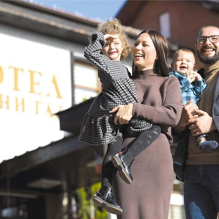 Hotel Ravni Gaj Knic Buitenkant foto
