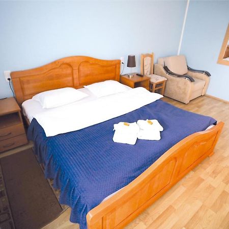 Hotel Ravni Gaj Knic Buitenkant foto