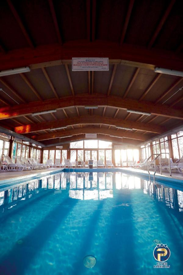 Hotel Ravni Gaj Knic Buitenkant foto