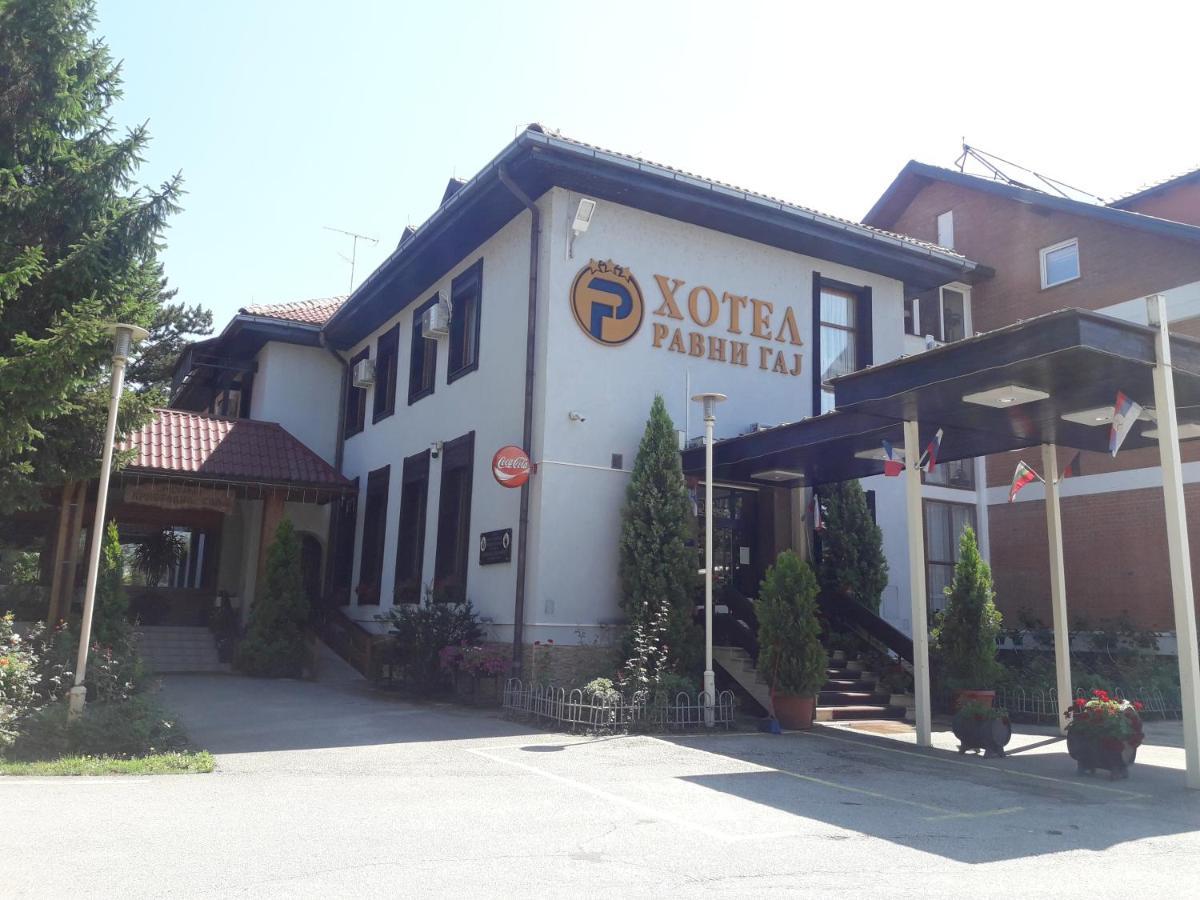 Hotel Ravni Gaj Knic Buitenkant foto