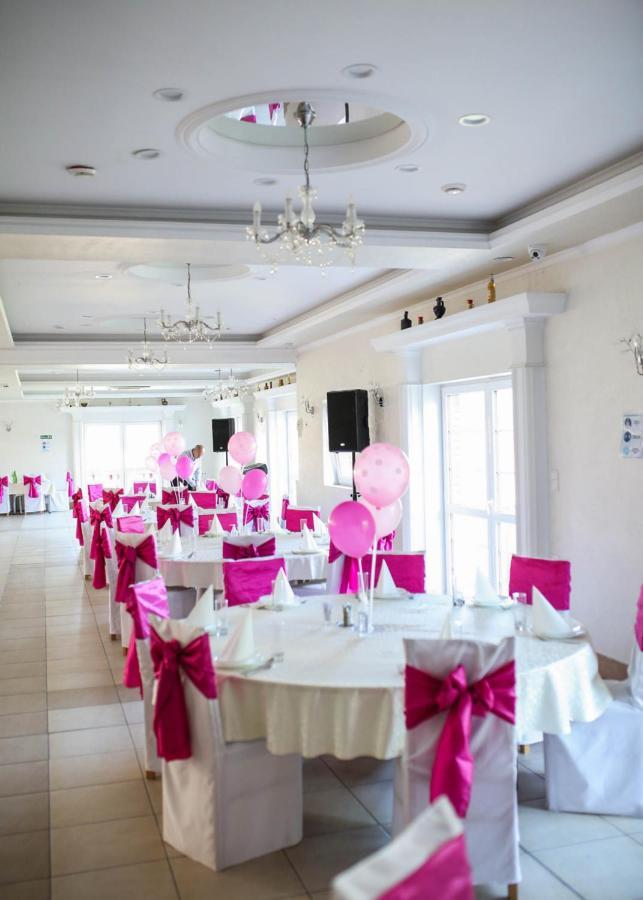 Hotel Ravni Gaj Knic Buitenkant foto