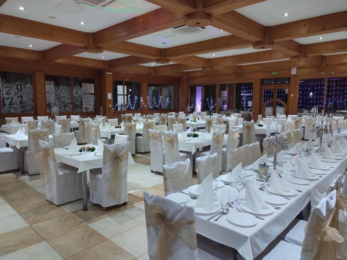 Hotel Ravni Gaj Knic Buitenkant foto